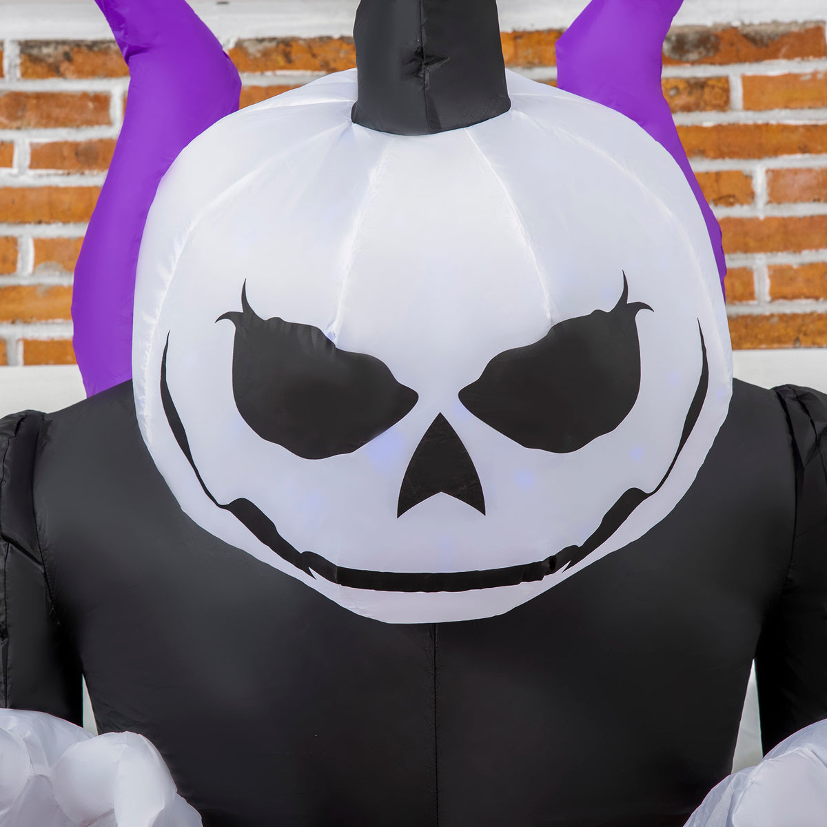 Outsunny 7ft Inflatable Halloween Ghost with Horns, Blow-Up Outdoor LED Display with Flame Effect for Garden, Lawn, Party, Holiday 
