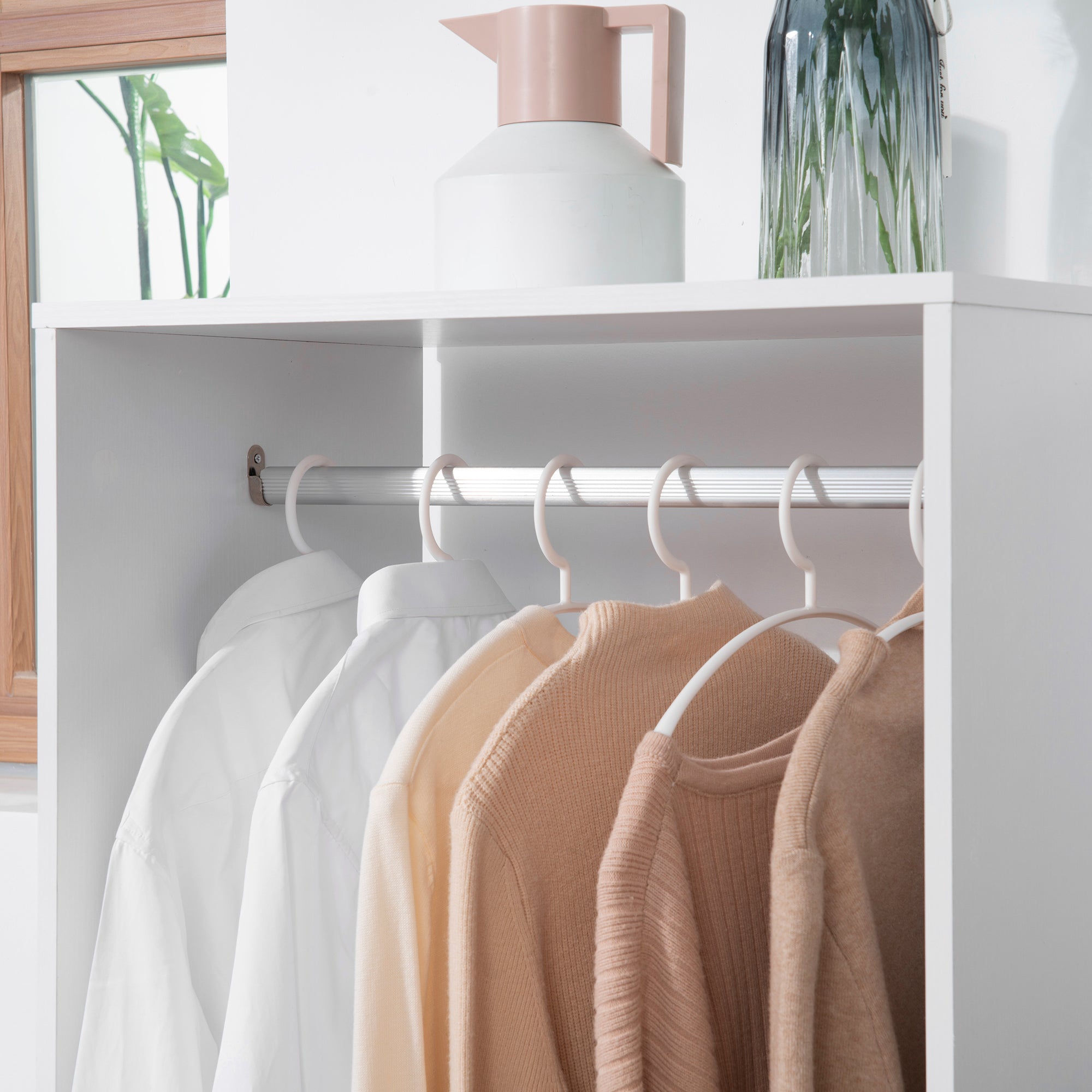 HOMCOM Open Wardrobe on Wheels, Bedroom Wardrobe with Clothes Hanging Rail, 2 Storage Shelves, Mobile Garment Rack for Cloakroom, Hallway, White 