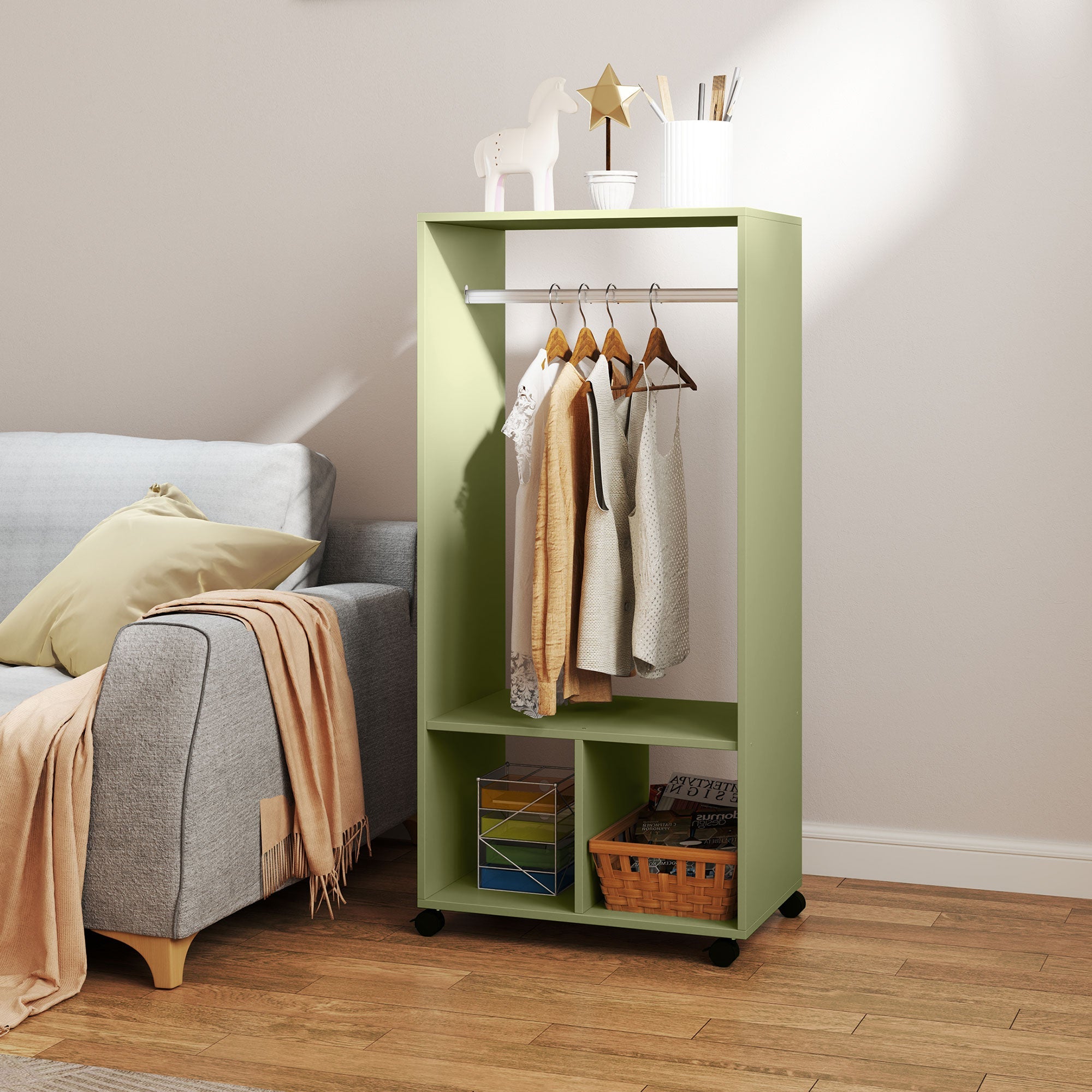 HOMCOM Open Wardrobe on Wheels, Bedroom Wardrobe with Clothes Hanging Rail, 2 Storage Shelves, Mobile Garment Rack for Cloakroom, Hallway, Green 