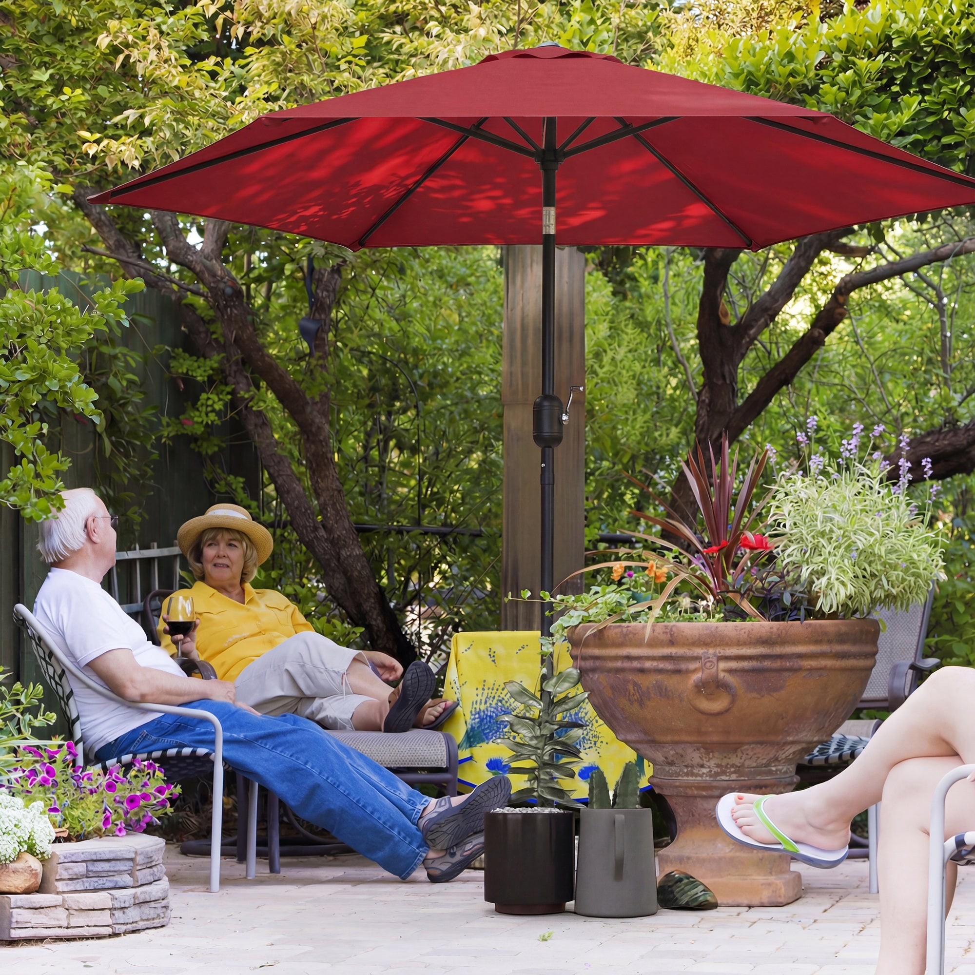 Outsunny 2.6 m Garden Parasol Umbrella with Aluminium Pole, Outdoor Patio Umbrella with Tilt and Crank, Vent, Wine Red 