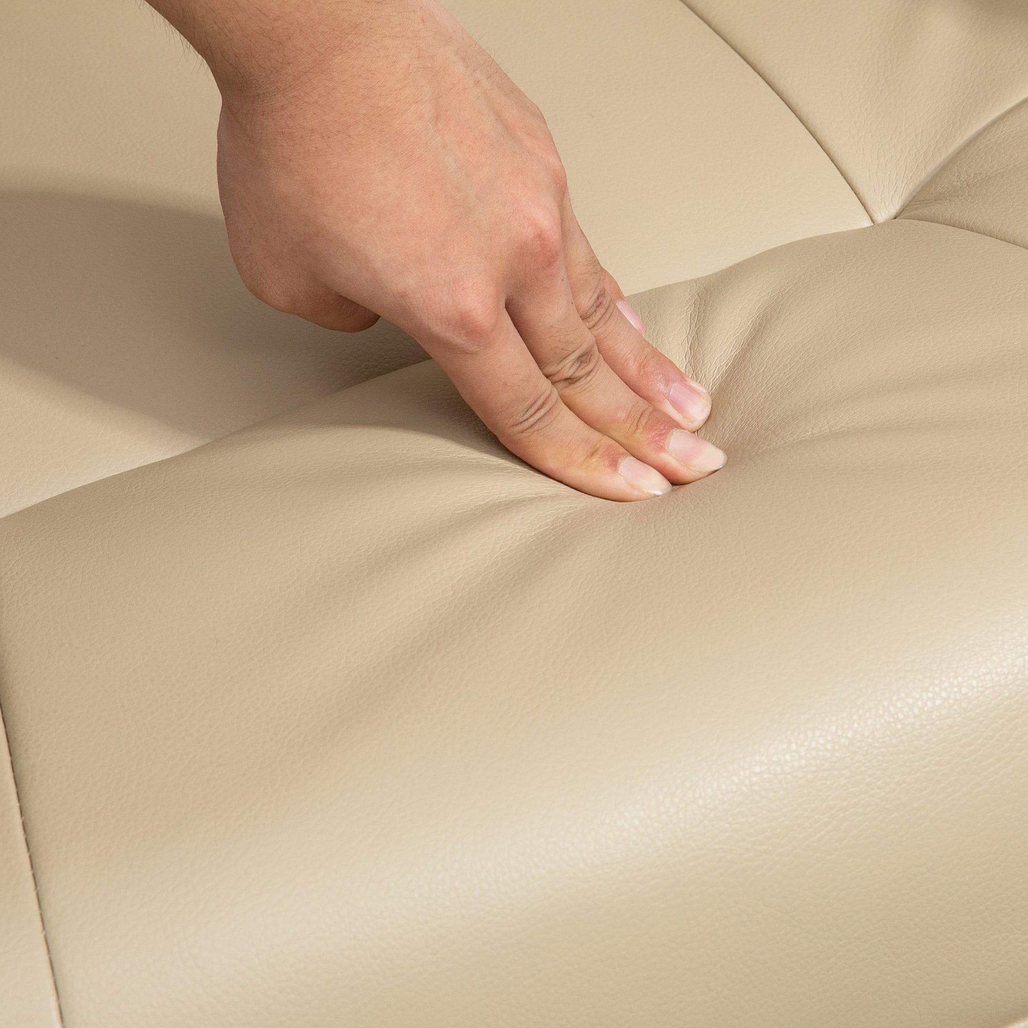 HOMCOM Faux Leather Armchair, with 145\'c2\'b0 Reclining Back and Footrest - Cream 