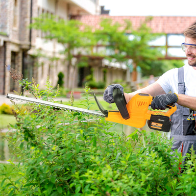 Outsunny Cordless Hedge Trimmer, Electric Hedge Cutter with 51cm Blade, Brushless Motor and 2 x 4.0Ah Batteries for Branches, Shrubs, Twigs, Orange 