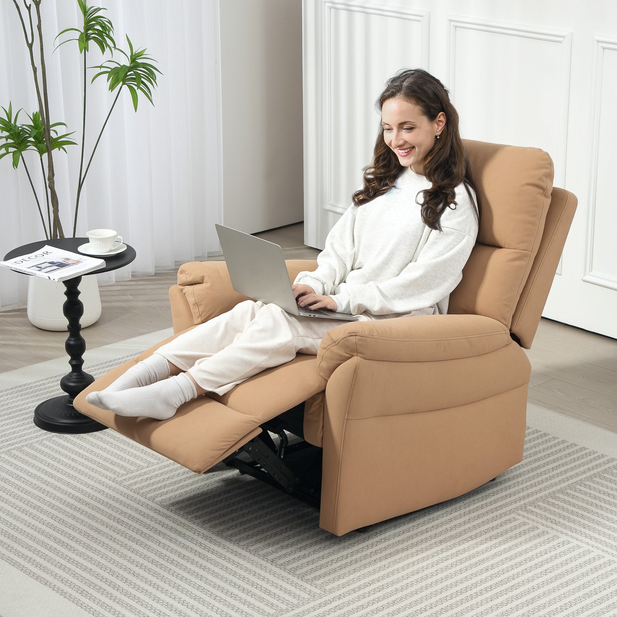 HOMCOM 140\'c2\'b0 Manual Reclining Armchair, with Footrest - Light Brown