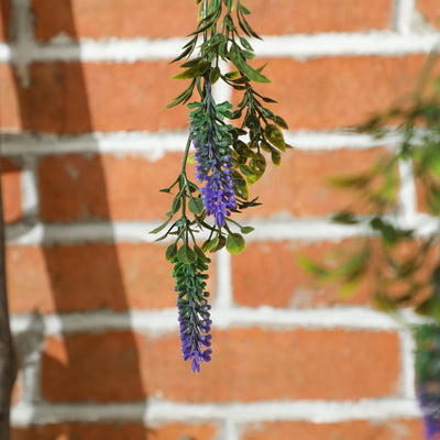 HOMCOM Set of 2 Decorative Artificial Plants, Faux Silk Lavender Flowers in Hanging Baskets, Fake Plants for Home Indoor Outdoor Decor, Purple 