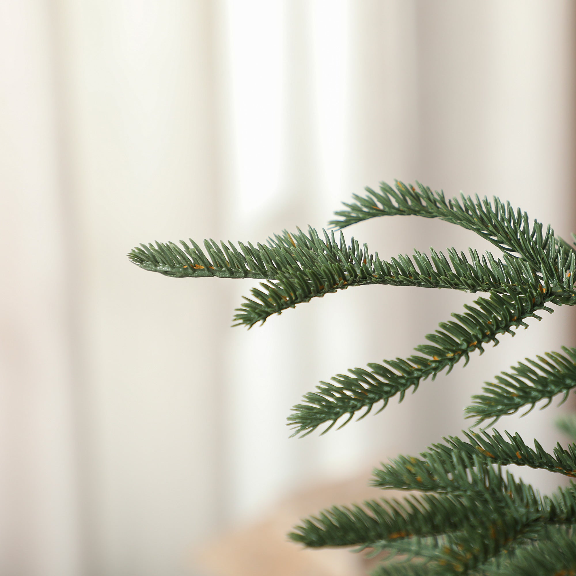 HOMCOM 6 ft Full Spruce Christmas Tree with Realistic Dense Tips, Easy Assembly - Green 