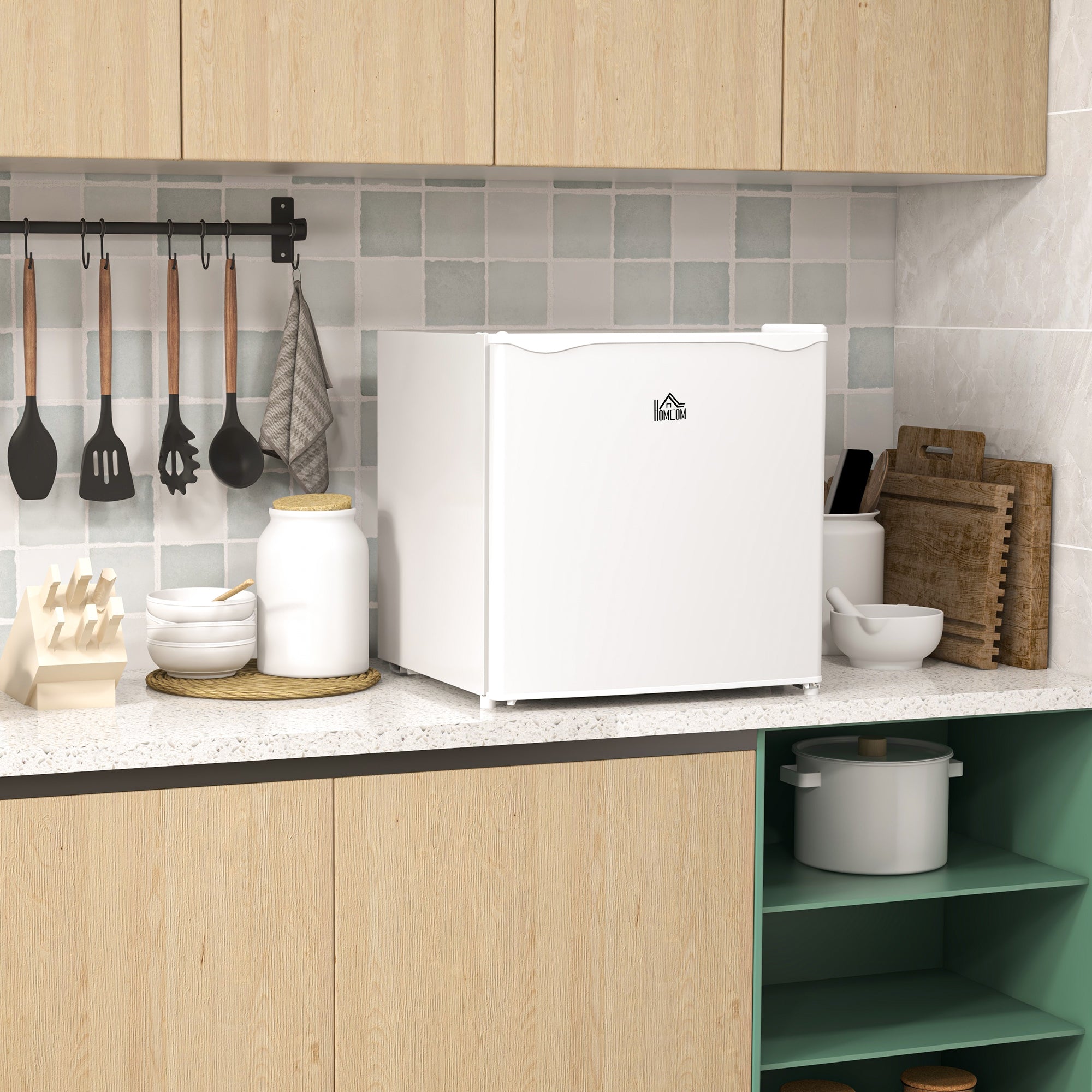 HOMCOM 35L Mini Freezer, -24\'e2\'84\'83 to -14\'e2\'84\'83 Temperature - White