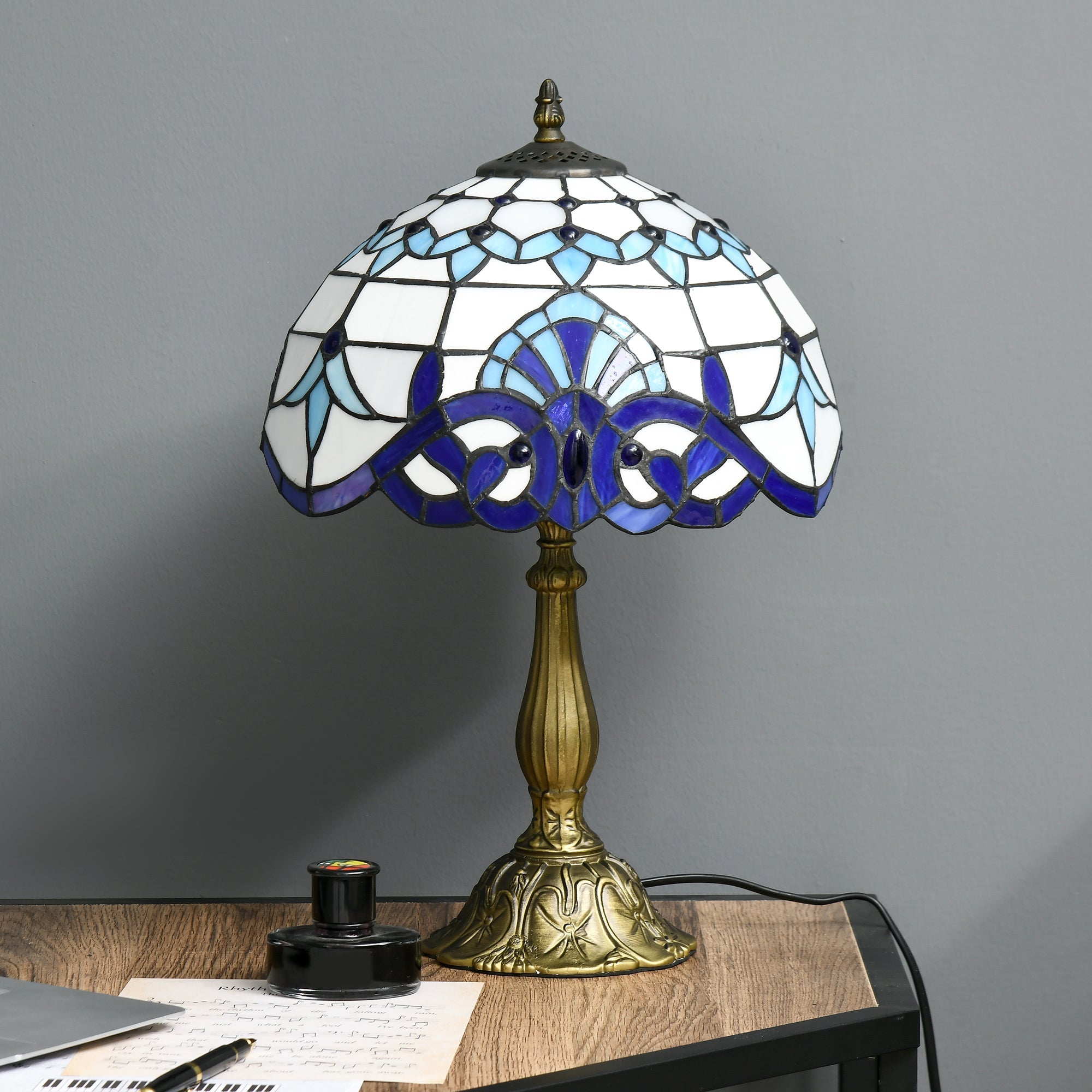 HOMCOM Stained Glass Table Lamp, Handmade Antique Bedside Lamp for Bedroom, Living room, Home, Nightstand, Decorative Night Light, Blue 