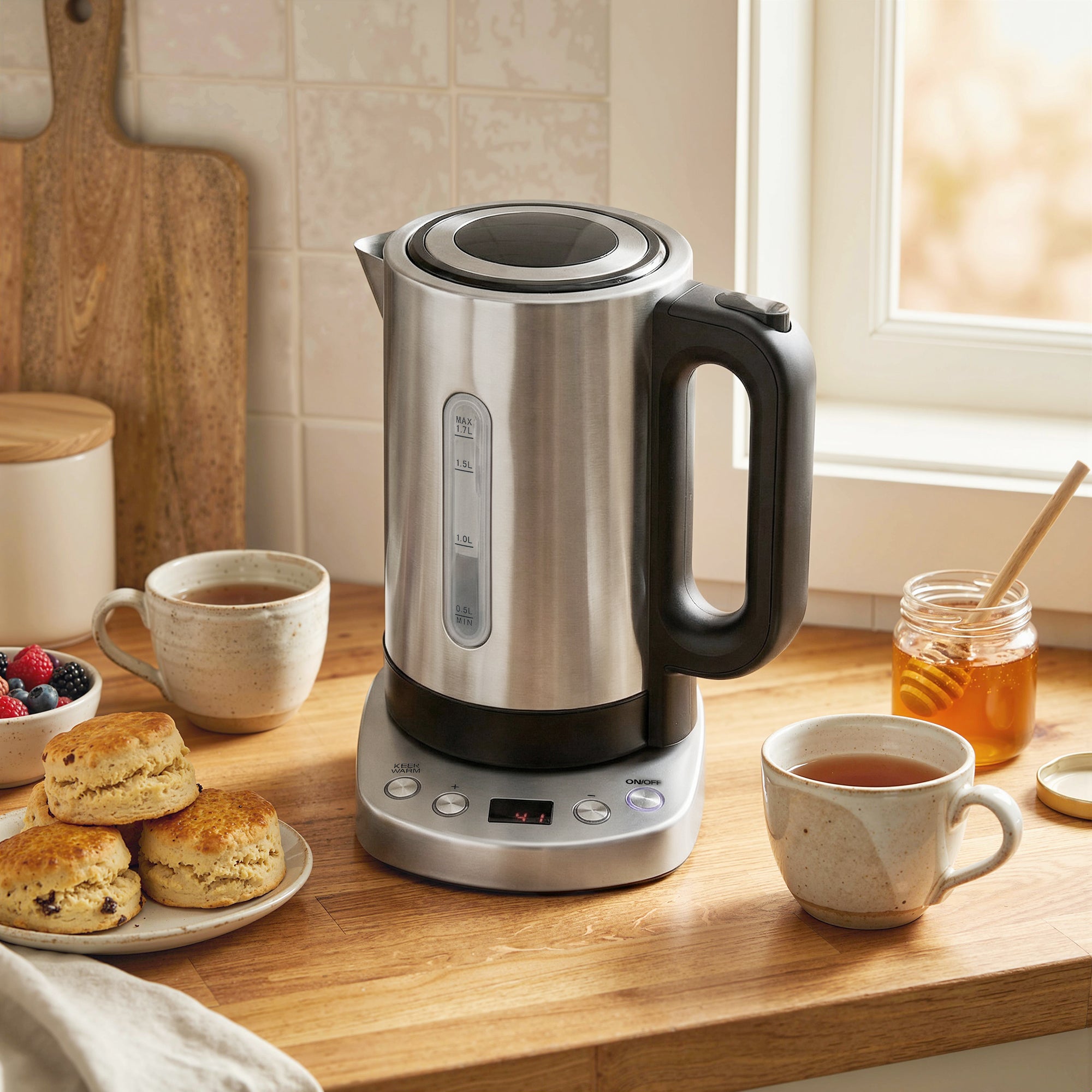 HOMCOM Electric Kettle, 1.7L, Fast Boil, 3kW Water Kettle with UK Strix Thermostat, Keep Warm Function, LCD Base, Silver Tone 