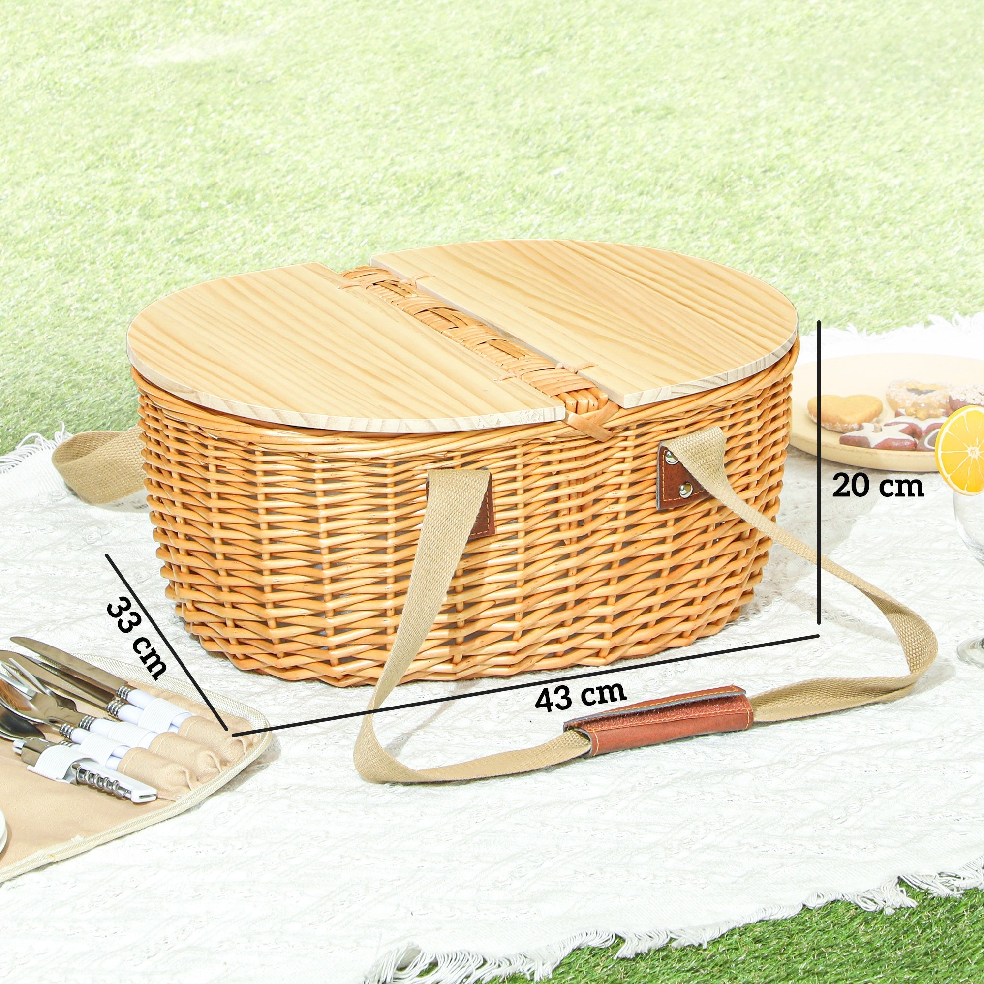 Outsunny Wicker Picnic Basket for 2 with Pine Wood Lid, Picnic Hamper with Cooler Compartment, Cutlery Service Kits, Carry Handle for Camping, Outdoor, Valentine Day, Chirtmas, Birthday, Light Brown 