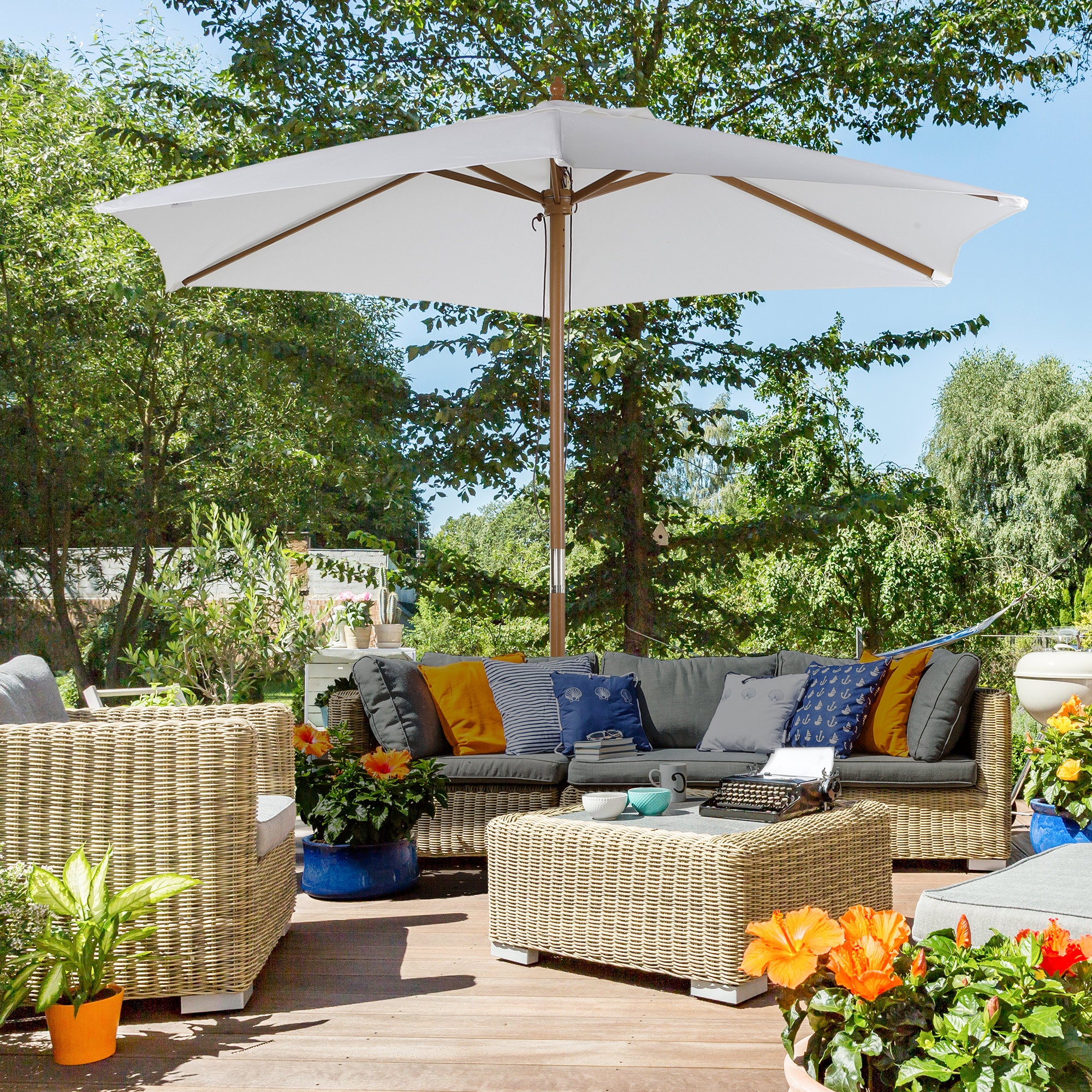 Outsunny 2.5m Patio Umbrella, Wood Garden Parasol, Sun Shade with 6 Ribs and Top Vent for Outdoor, White 