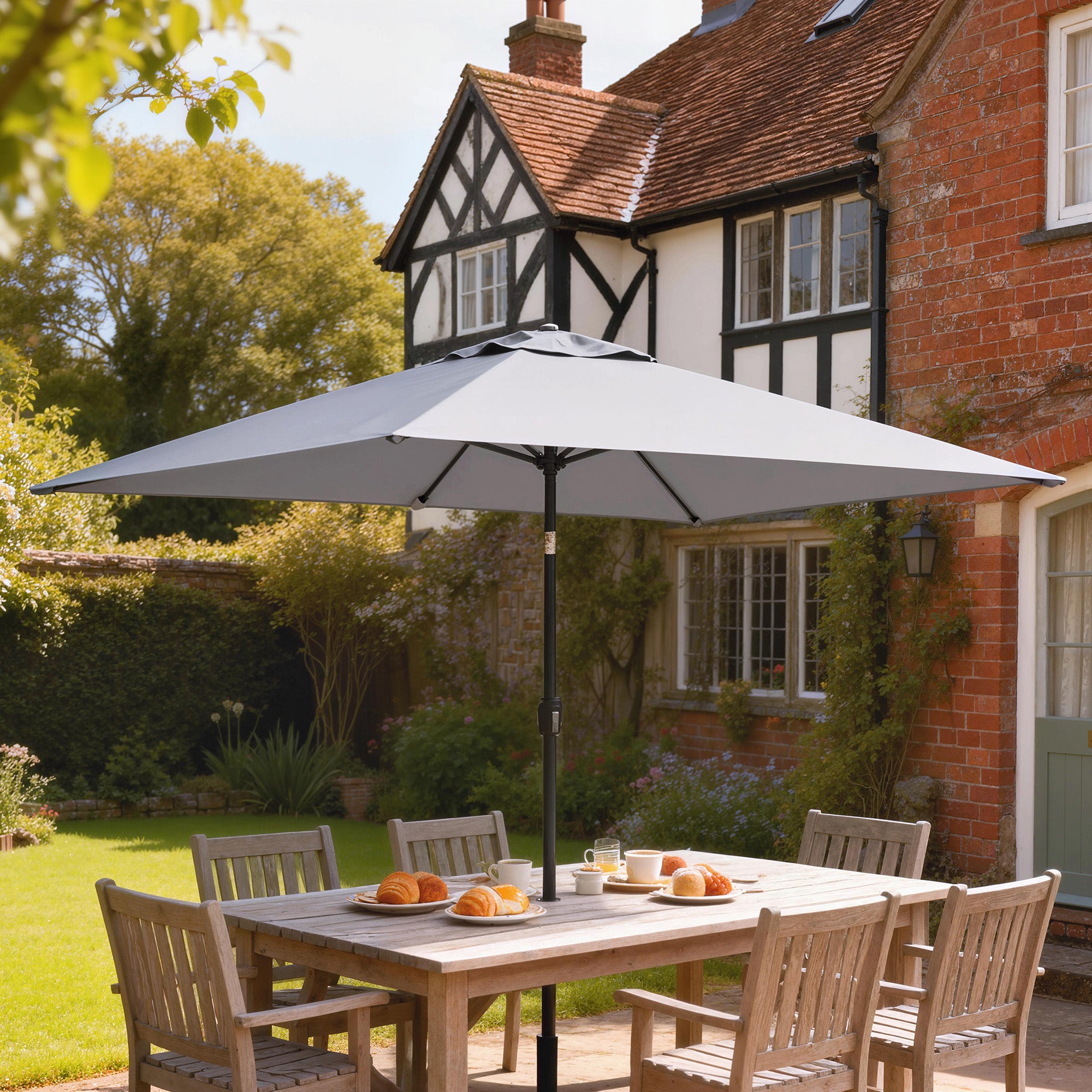 Outsunny Garden Parasol, Parasol Umbrella with Crank Handle, Tilt Function, Polyester Canopy, Light Grey 