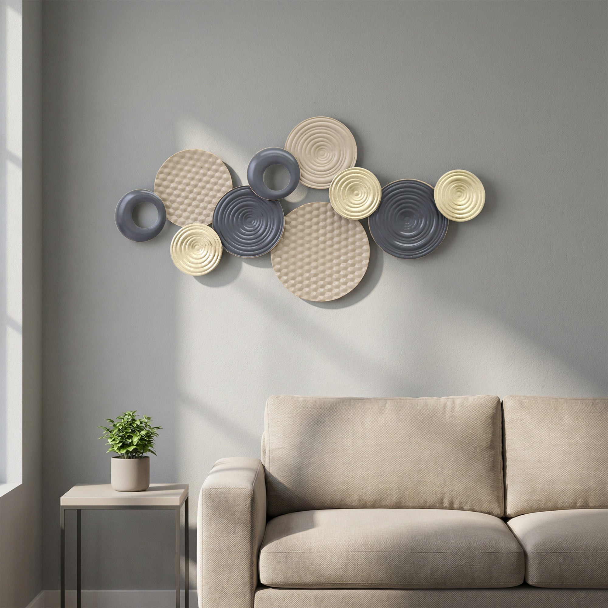HOMCOM Metal Wall Art, Modern Hanging Wall Decor with Multi-Disc Design for Living Room Bedroom Dining Room 