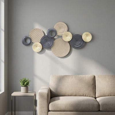 HOMCOM Metal Wall Art, Modern Hanging Wall Decor with Multi-Disc Design for Living Room Bedroom Dining Room 