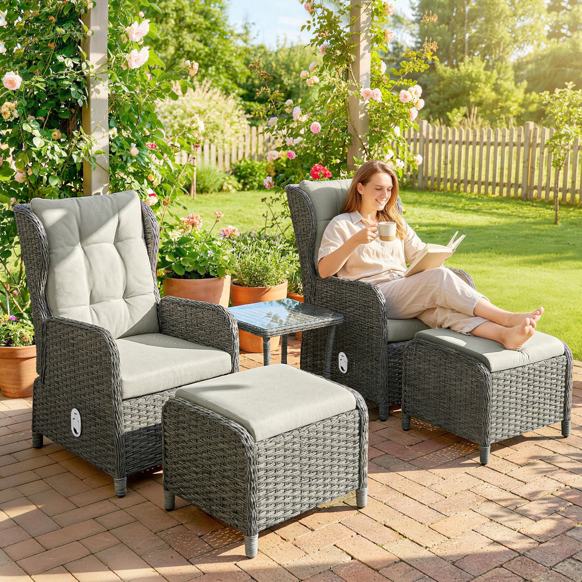 Outsunny 5 Piece Garden Furniture Set, Rattan Reclining Garden Chair Set of 2 with Footstool and Cushion for Balcony, Cream 