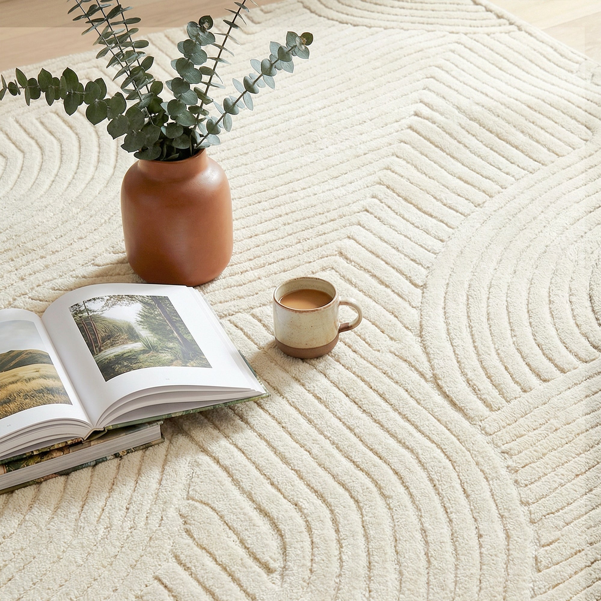 HOMCOM Modern Geometric Rug, Thick Plush, Non-Slip, 200 x 140 cm – Cream, Living Room/Bedroom/Office 
