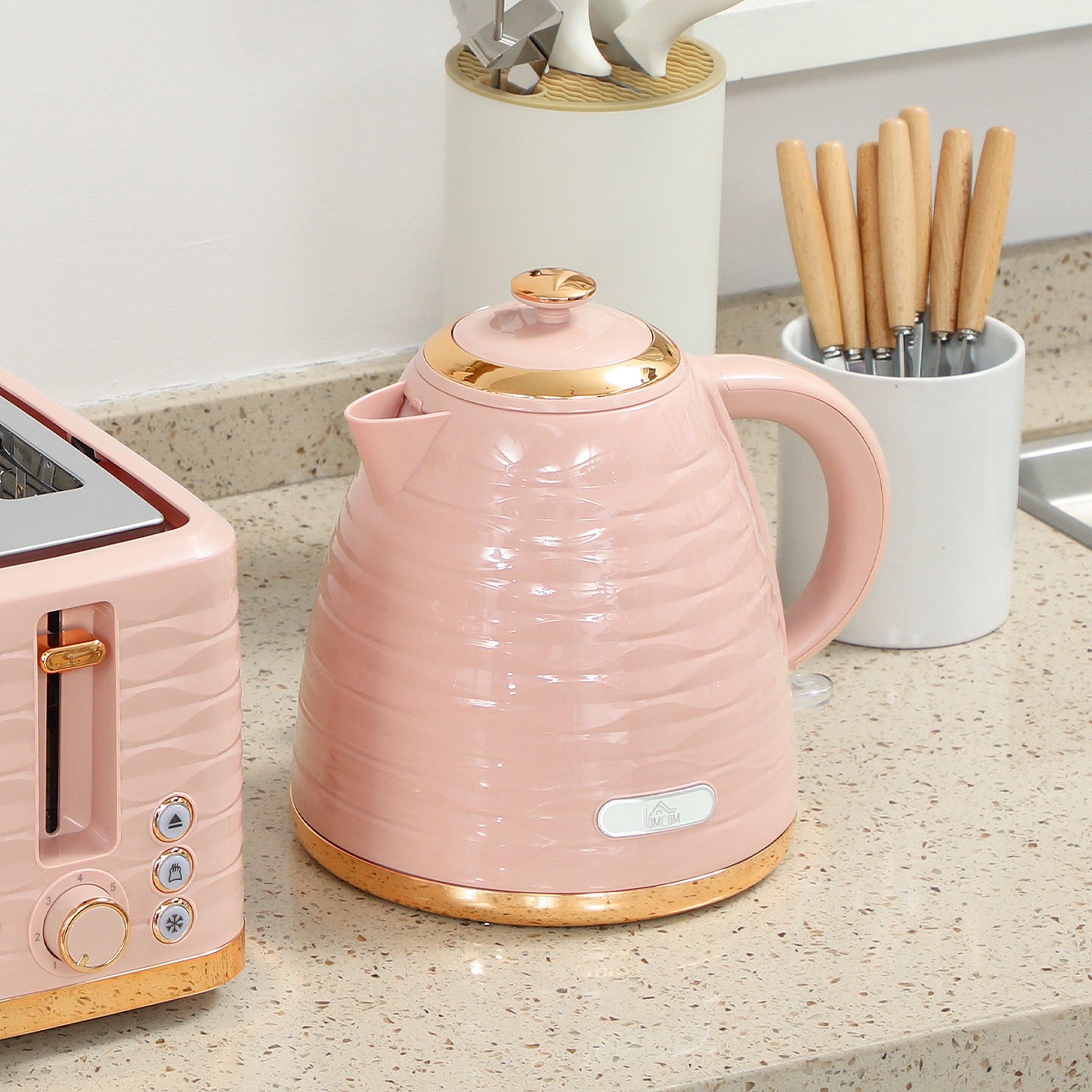 HOMCOM 3000W 1.7L Kettle & 4 Slice Toaster, Kettle and Toaster Set with 7 Browning Controls and Crumb Tray, Light Pink