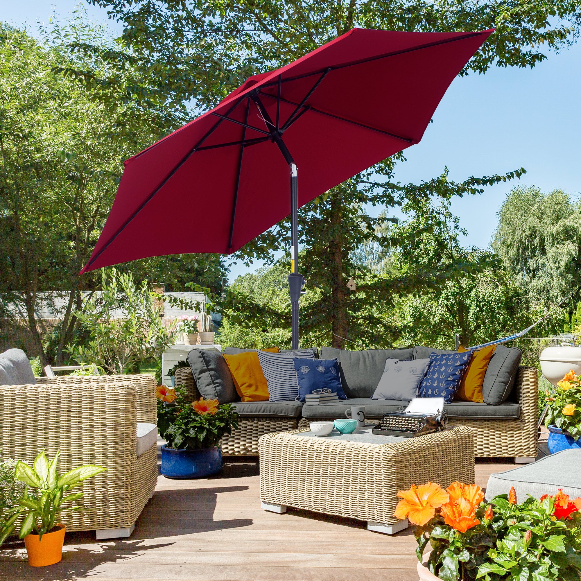 Outsunny 2.6M Garden Parasol Umbrella with Tilt and Crank, Outdoor Sun Parasol Sunshade Shelter with Aluminium Frame, Wine Red 