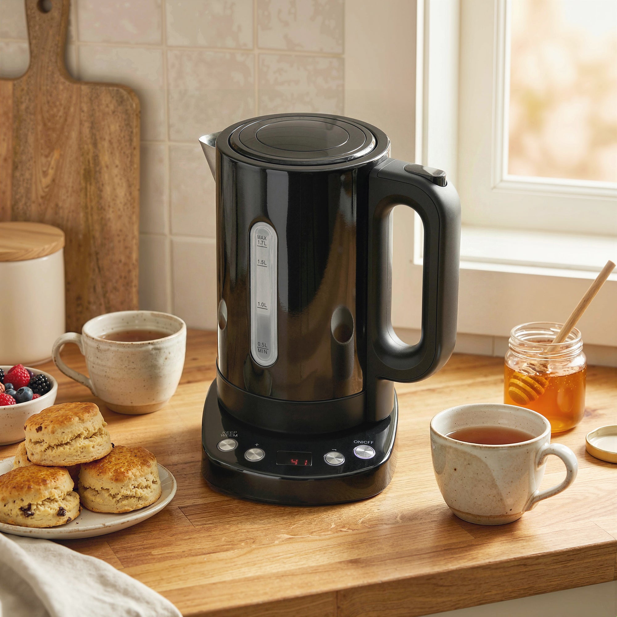 HOMCOM Electric Kettle, 1.7L, Fast Boil, 3kW Water Kettle with UK Strix Thermostat, Keep Warm Function, LCD Base, Black 