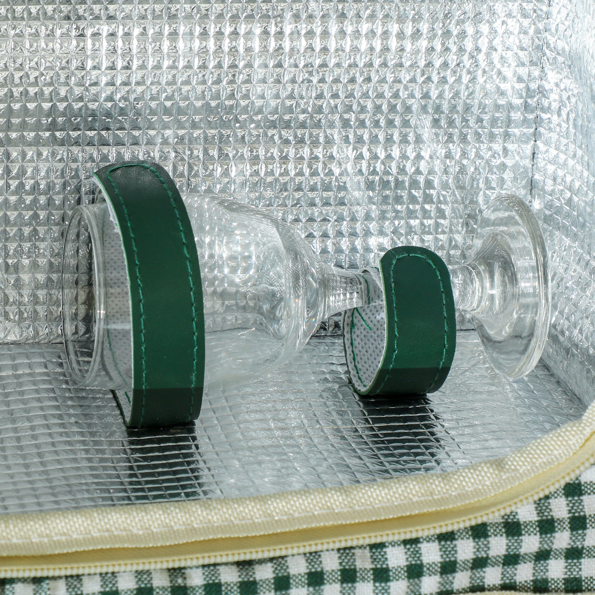 Outsunny Two-Person Picnic Set, with Wicker Basket 